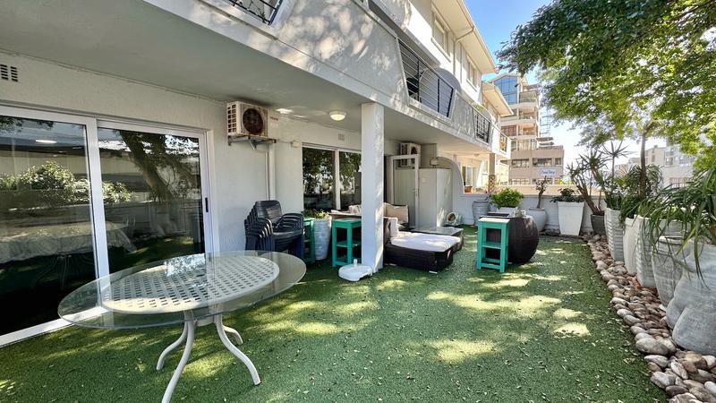 2 Bedroom Property for Sale in Sea Point Western Cape